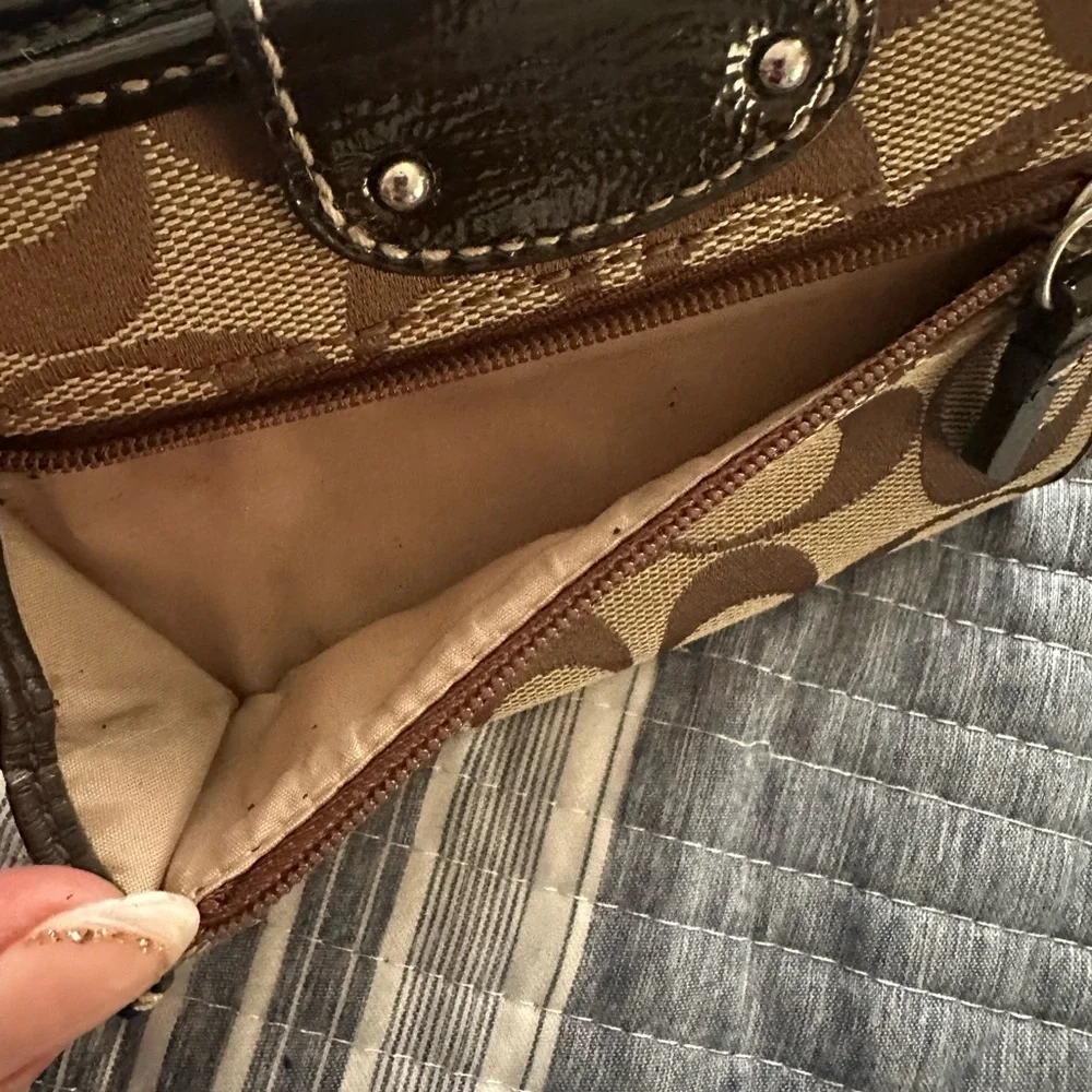Coach Signature Brown and Cream Wallet - Picture 6 of 6